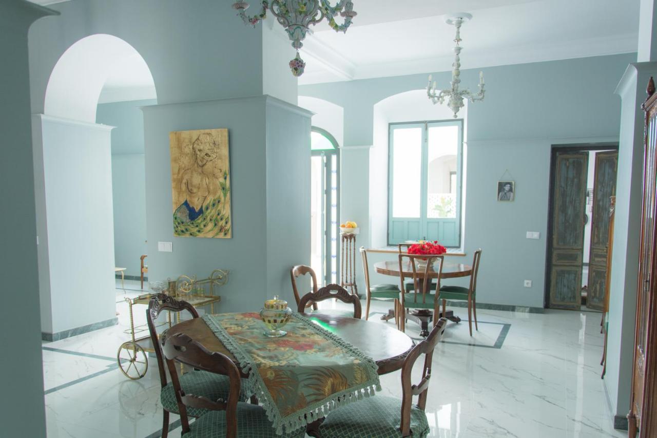 Affittacamere Casa Senorial Con Piscina. Casa Donna Isabel Peñaflor Esterno foto